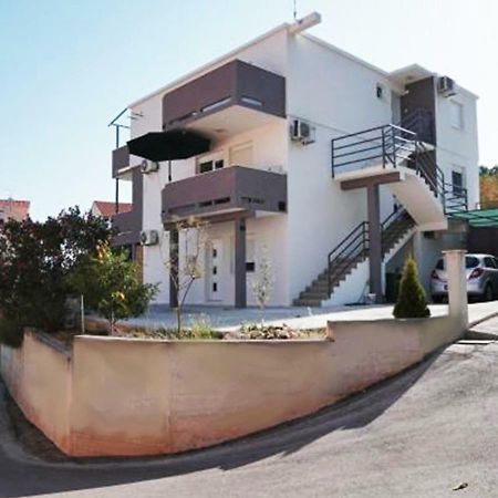 Apartments 4 Me Трогир Екстериор снимка