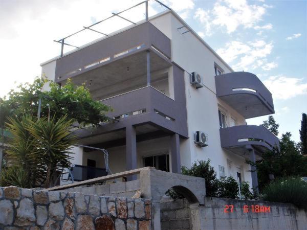 Apartments 4 Me Трогир Екстериор снимка
