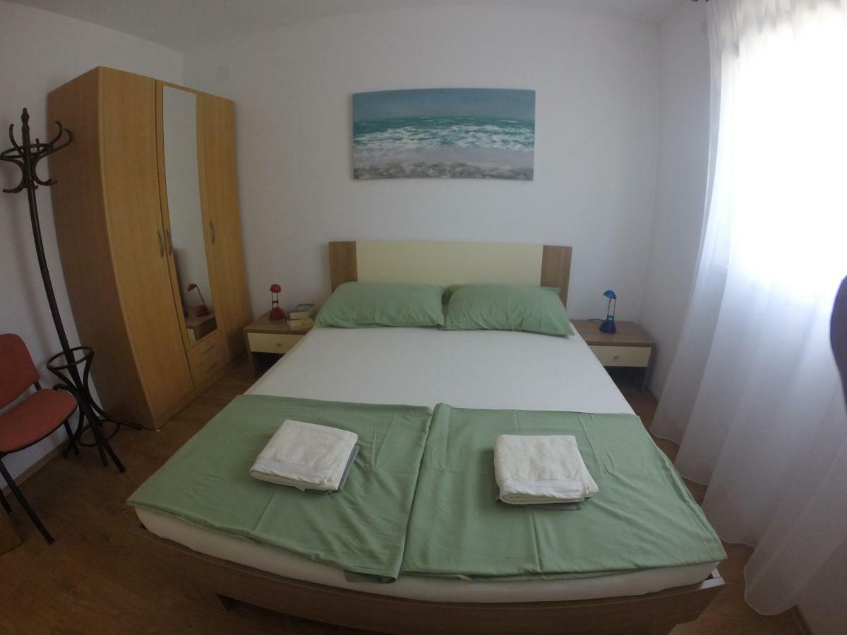 Apartments 4 Me Трогир Екстериор снимка