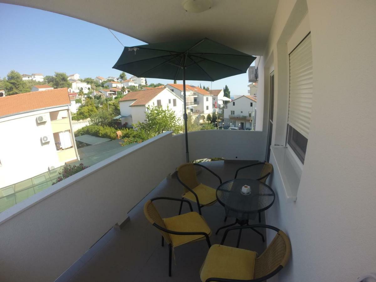 Apartments 4 Me Трогир Екстериор снимка