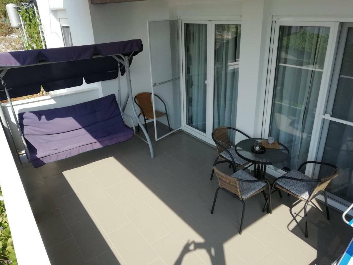 Apartments 4 Me Трогир Екстериор снимка
