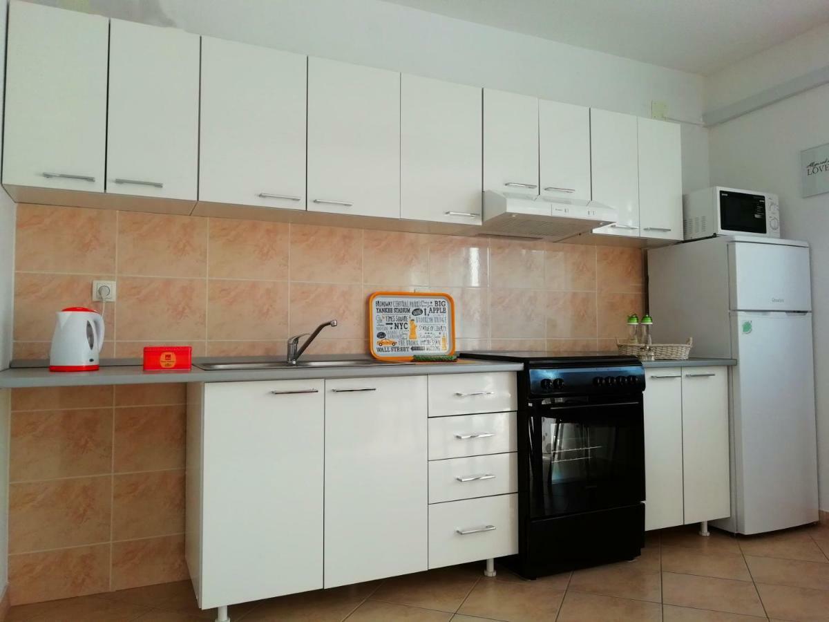 Apartments 4 Me Трогир Екстериор снимка